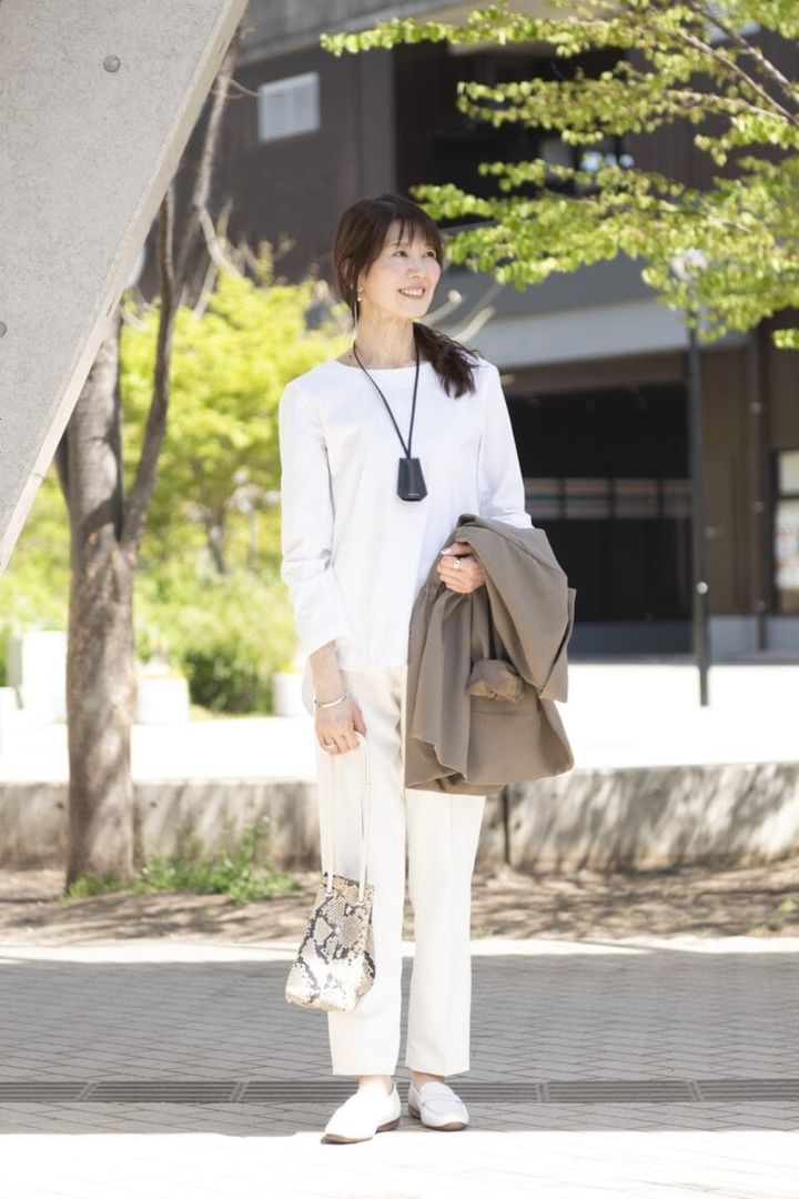 清潔感のあるマニッシュなホワイトワントーンコーデ【Day5】