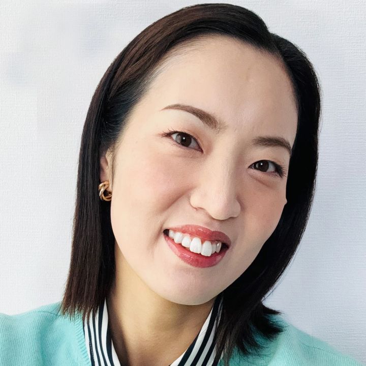 早くも大人気！キャンメイク「ムーングロウハイライター」をスウォッチ・他ハイライトとも比較_11