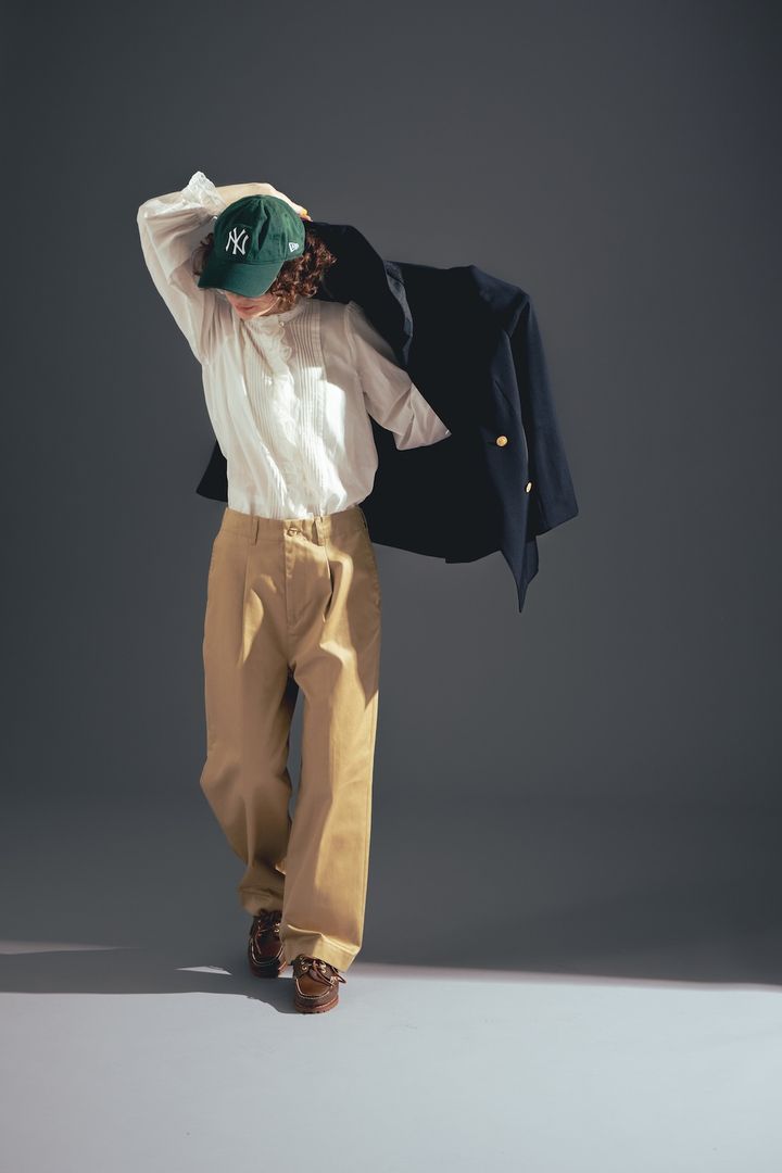 王道のアイビールックに可憐なフリルレースを忍ばせて？