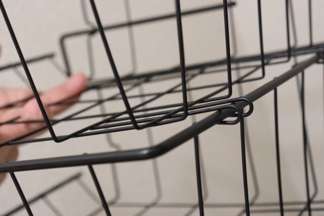 セリアの連携できる2段まで積み重ねできるハンギングワイヤーラック