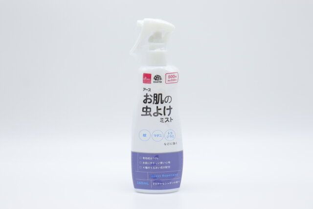 ダイソー アース お肌の虫よけミスト パッケージ