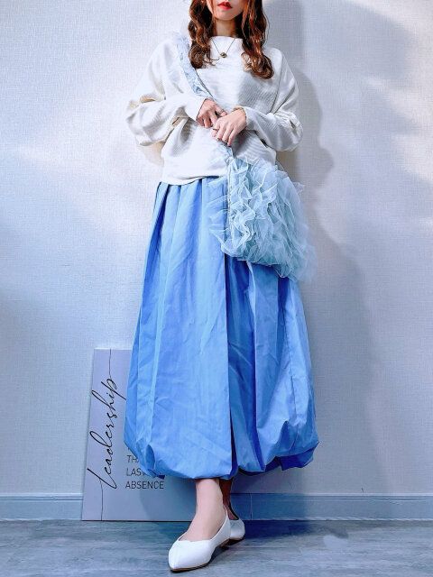 デートや女子会にもぴったりのフェミニンコーデ