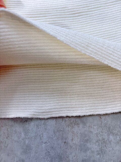 coca ドルマンボートネックニット アイボリー 生地の厚み