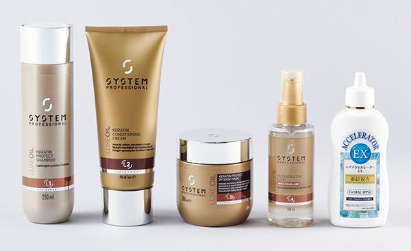 【左】システムプロフェッショナル リュクス ケラチン プロテクト シャンプー 【中左】システムプロフェッショナル リュクス ケラチン コンディショニング クリーム 【中】システムプロフェッショナル リュクス ケラチン プロテクト インテンス マスク 【中右】システムプロフェッショナル リュクス オイル 【右】ヘアアクセルレーターEX
