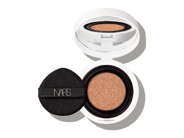 NARS ライトリフレクティング セラムクッション ファンデーション
