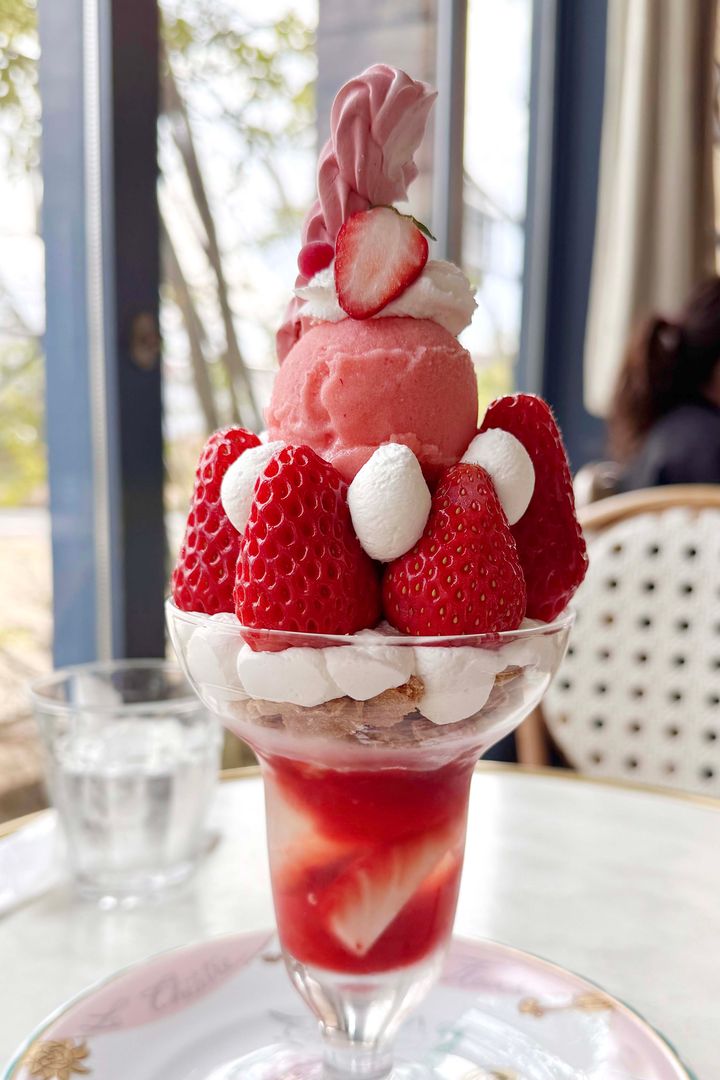 2025年のいちごスイーツ◎ 奈良・パティスリー クリアンで豪華ないちごパフェとかわいいいメレンゲ菓子【ささやかですてきなもの 大谷有紀 vol.233】