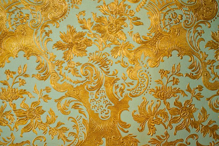 客室により金唐革紙の趣も異なる