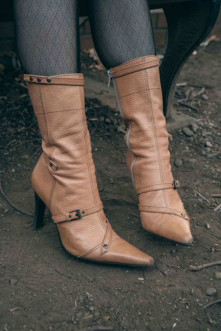 画像5: メガネやネクタイなど、オフィスアイテムを取り入れることがポイント！