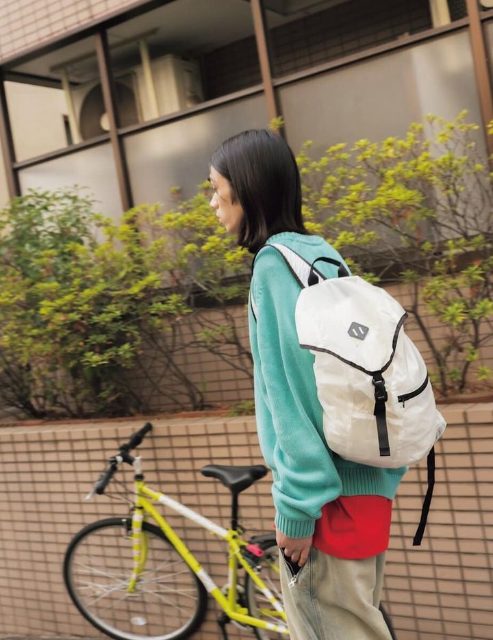 マコールの、やや透け感のあるトレンド性の高い生地が味わえるパッカブルタイプのデイパック