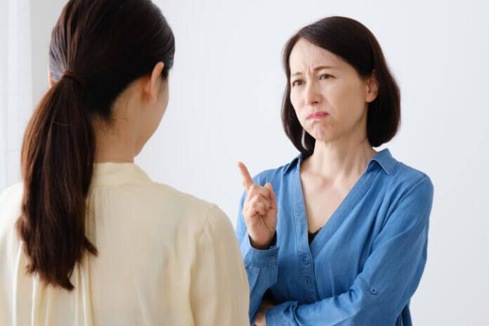 【当てはまったらヤバい】 40代で急増⁉「性格ブスおばさん」予備軍チェック