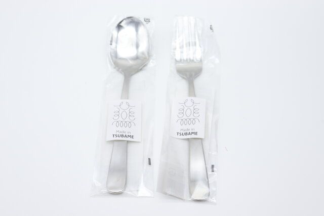 スタンダードプロダクツの新潟燕 ライラックデザートスプーンとライラックデザートフォークのパッケージ