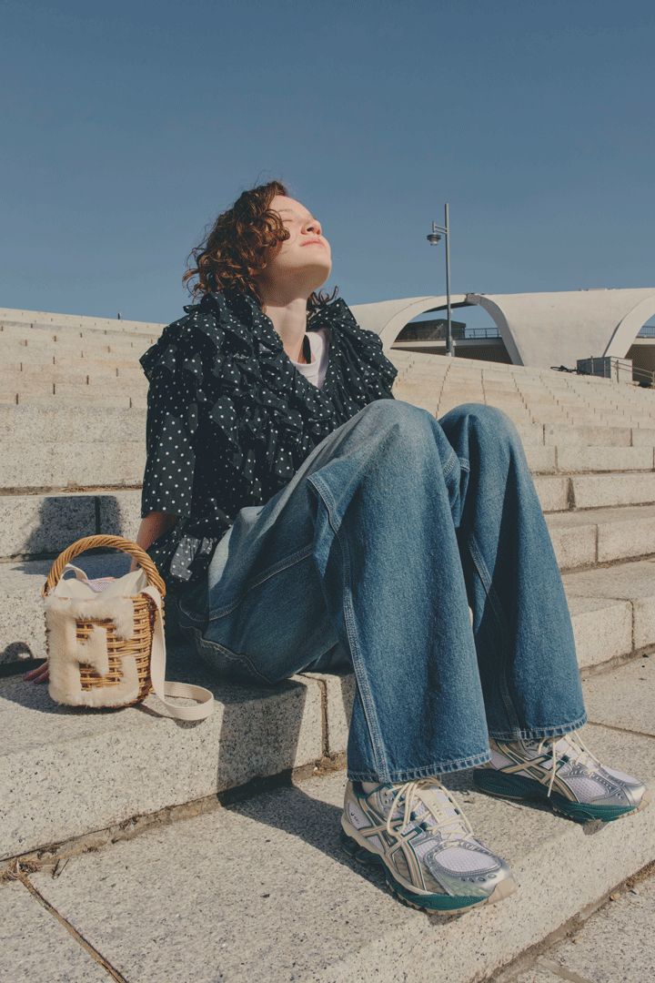 デニムとの相性抜群！《アシックス》のハイテクスニーカー【本日のFUDGE GIRL-4月28日】