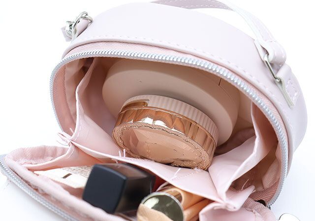 HELLO KITTY × BRILMY リップが縦に収納できる ズボラに優しいミニコスメポーチ BOOK使用例