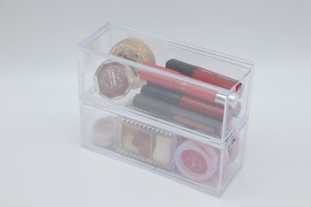 ダイソーのコスメ収納ができる重なる透明収納ケース（1段引き出し、6.6cm×18cm×7cm）