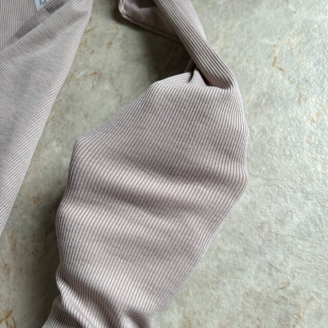 GU ソフトリブクルーネックT PINK 透け感も控えめ