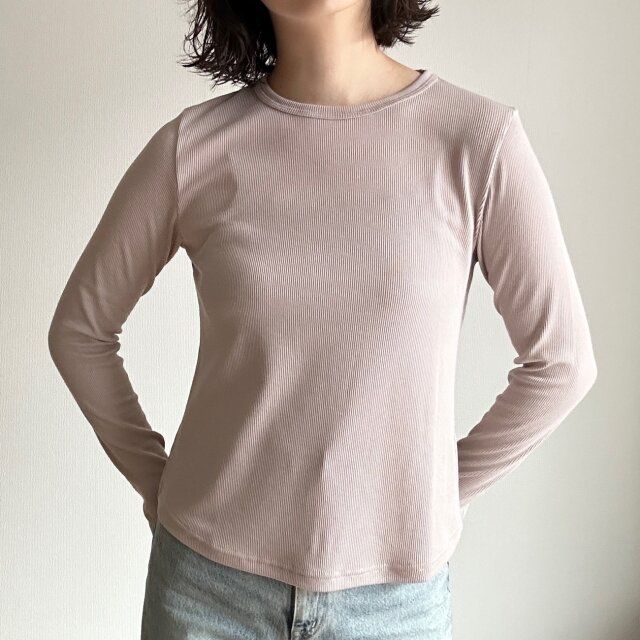 GU ソフトリブクルーネックT PINK 着用