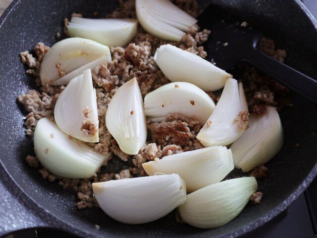 新玉ねぎを加える。