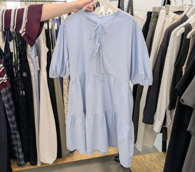 ブルーのコットンティアードミニワンピース(5分袖)