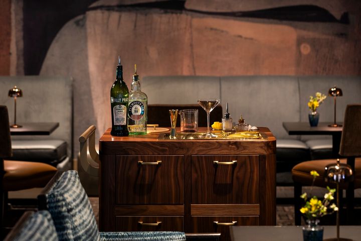 KnickbockerMartini Lounge Martini Cart V1.jpg