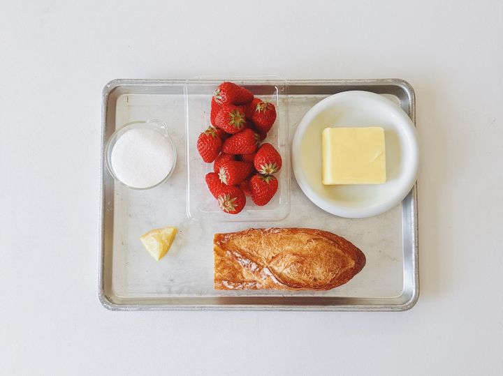 【いちごバターの作り方】いちご三昧のバゲットサンドが美味しい！【パン好きなsumire.のバゲットサンドのレシピ vol.39 〜レシピで旅するヨーロッパ〜】