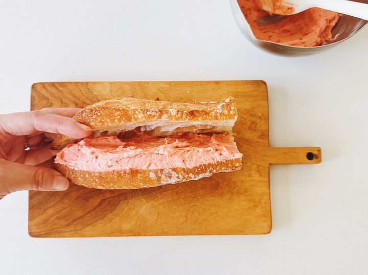 【いちごバターの作り方】いちご三昧のバゲットサンドが美味しい！【パン好きなsumire.のバゲットサンドのレシピ vol.39 〜レシピで旅するヨーロッパ〜】