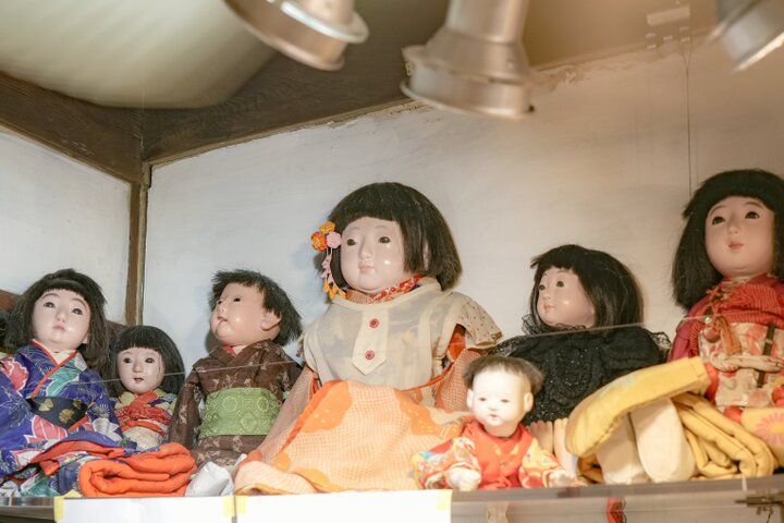 本×人形×コーヒーが融合したブックカフェ「珈琲舎 書肆アラビク」がある大阪の下町、中崎町へ