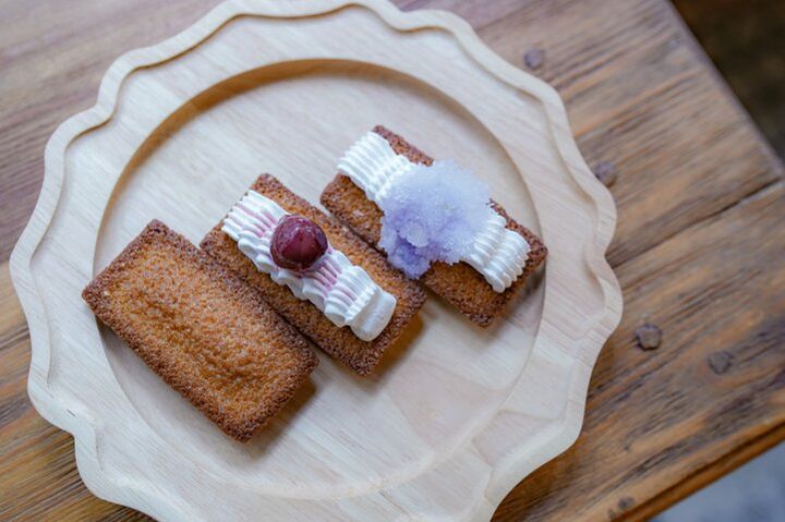 本×人形×コーヒーが融合したブックカフェ「珈琲舎 書肆アラビク」がある大阪の下町、中崎町へ