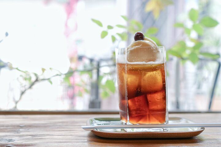 本×人形×コーヒーが融合したブックカフェ「珈琲舎 書肆アラビク」がある大阪の下町、中崎町へ