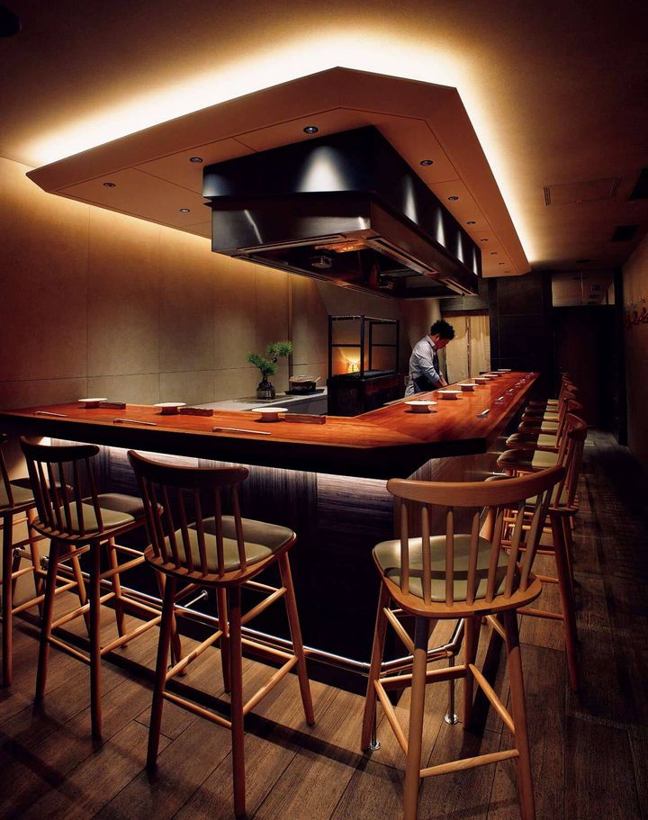 天神橋筋六丁目『熊の焼鳥106』の内観