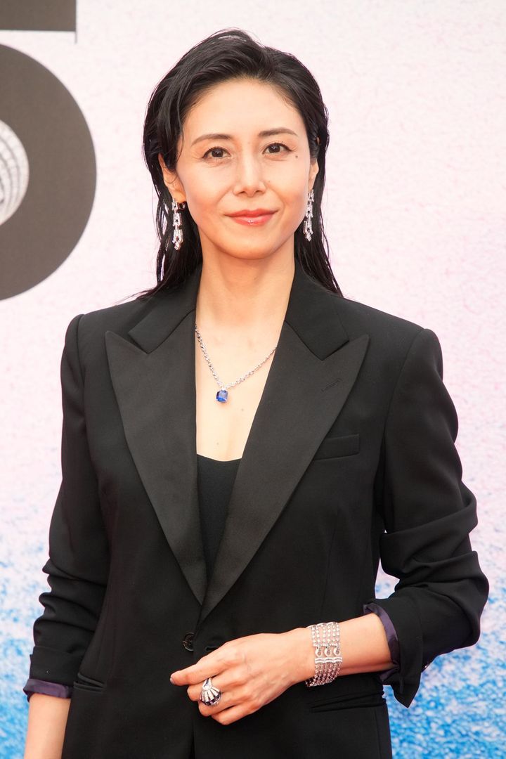 カルティエが日本に最初のブティックを開いてから50年を記念して開催した「カルティエと日本 半世紀のあゆみ『結 MUSUBI』展 美と芸術をめぐる対話」を訪れた松嶋菜々子さん（＝2024年6月10日、東京都台東区の東京国立博物館）