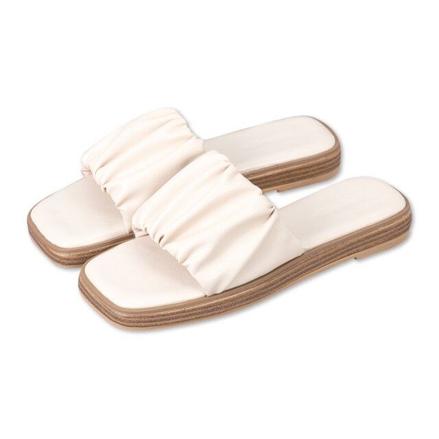 しまむらのフラットサンダル