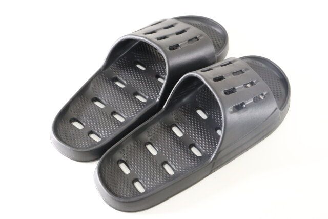 水抜きサンダル