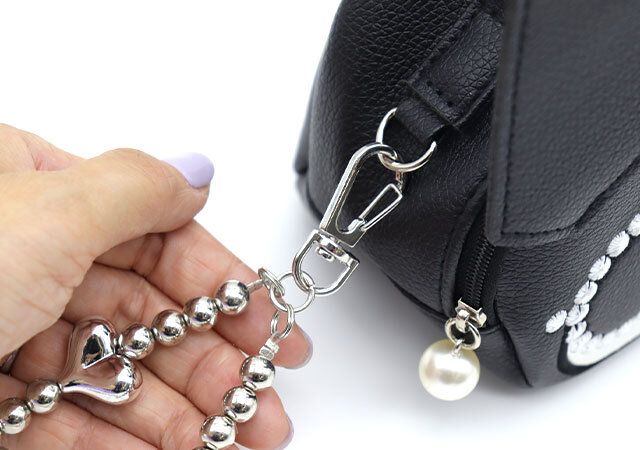 宝島社のムック付録のクロミとアジョリーのポーチ6