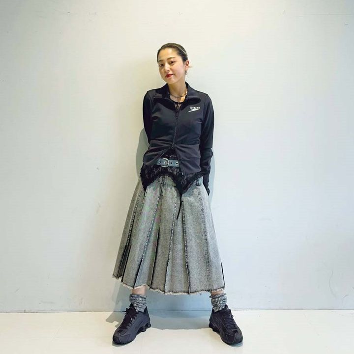 【SNAP】ヒール部分が特徴的なショックス！ 片平楓果さん