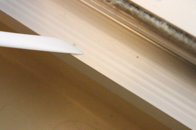 ダイソーのスクレーパー付き隙間の達人ちょこっとお掃除小箒＆ミニモップ