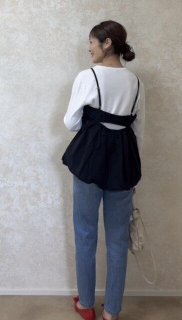 GU バブルヘムキャミソール 着用 後ろ姿