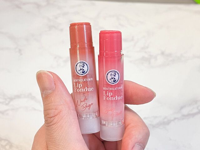 メンソレータム リップフォンデュ（右）ベビーピンク（左）ヌードベージュ
