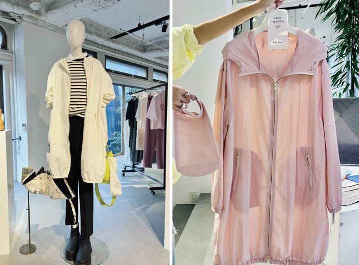 画像: アウター￥17,930、トップス￥5,280、パンツ￥9,240、傘￥4,400、ブーツ￥14,960／全てMila Owen