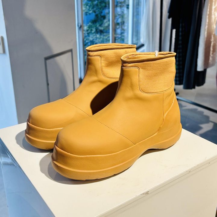 画像: レインブーツ￥14,960／Mila Owen