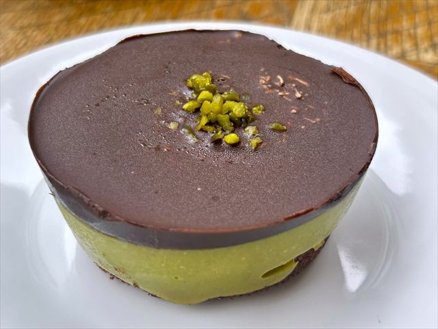 成城石井自家製 ドバイチョコ風ケーキ