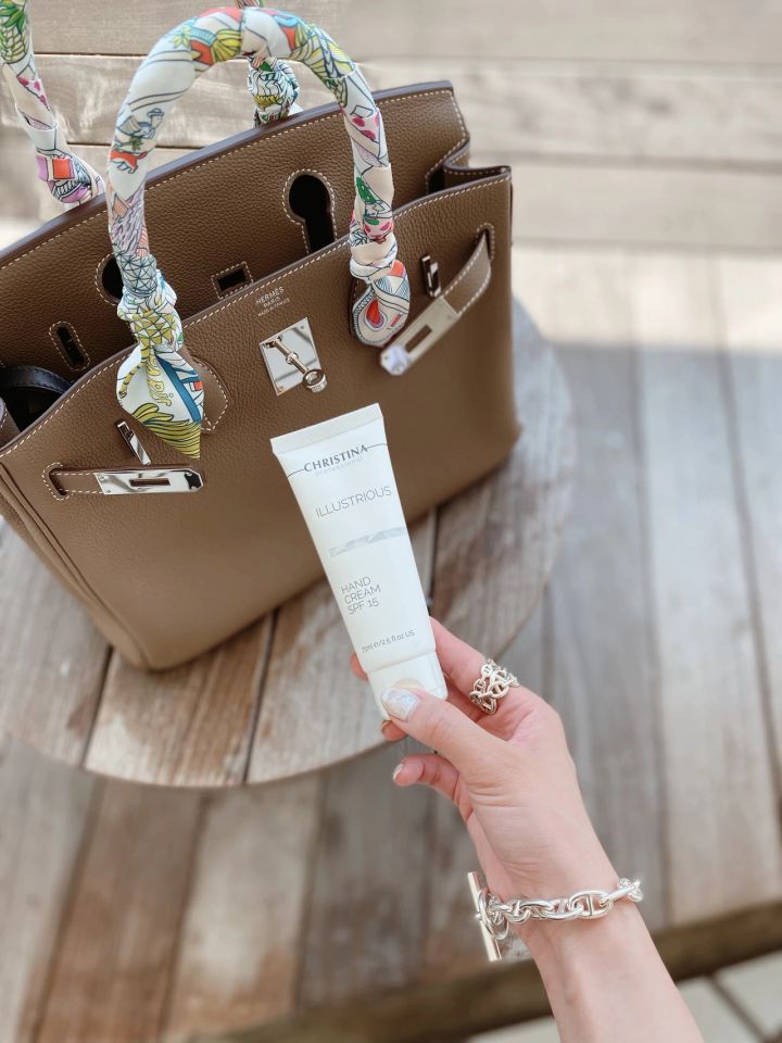 田中みな実さんの愛用「日焼け止め」特集｜ニベア、クリスティーナなどおすすめは？_18