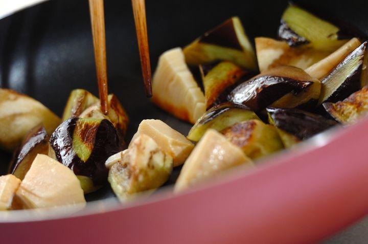 豚肉とナスの塩炒めの作り方1