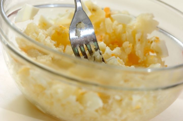 ソーセージと卵のコク旨ポテトサラダの作り方2