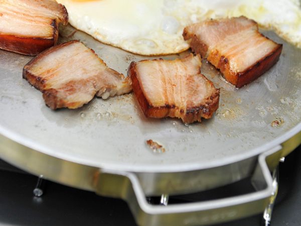 「意外と知らない」ダッチオーブンの正しい使い方知ってる？画期的なテクニックも徹底解説！