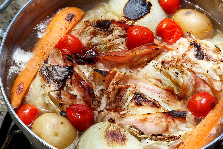 「意外と知らない」ダッチオーブンの正しい使い方知ってる？画期的なテクニックも徹底解説！