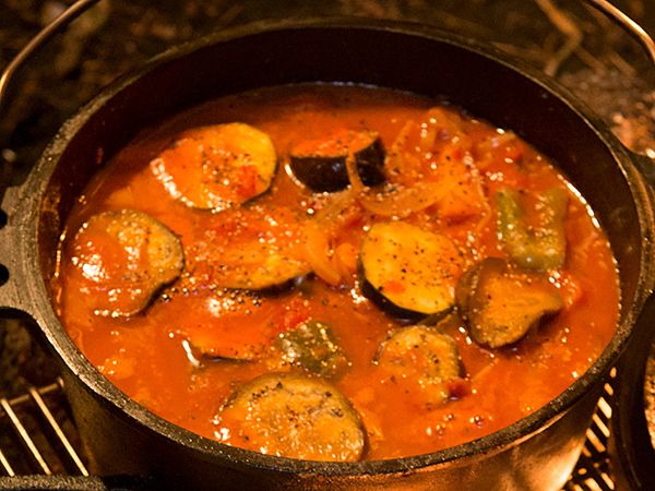 「意外と知らない」ダッチオーブンの正しい使い方知ってる？画期的なテクニックも徹底解説！