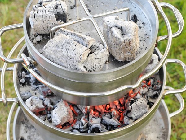 「意外と知らない」ダッチオーブンの正しい使い方知ってる？画期的なテクニックも徹底解説！