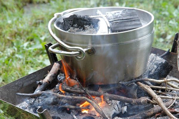 「意外と知らない」ダッチオーブンの正しい使い方知ってる？画期的なテクニックも徹底解説！