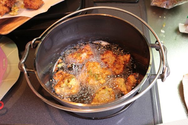 「意外と知らない」ダッチオーブンの正しい使い方知ってる？画期的なテクニックも徹底解説！