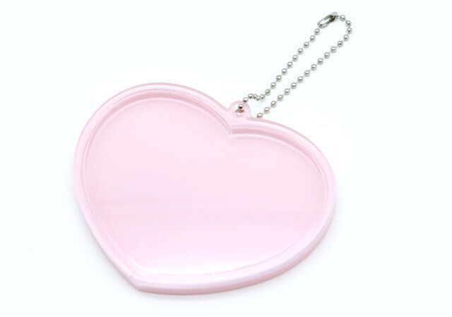 ダイソーのデコレーションキーホルダーのピンク